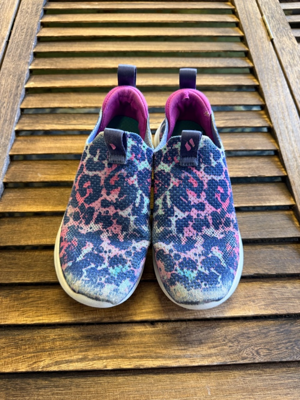 Skechers Kids Slip-On Sneakers in Purple, Pink & Blue Multi Cheetah Print Sz 13